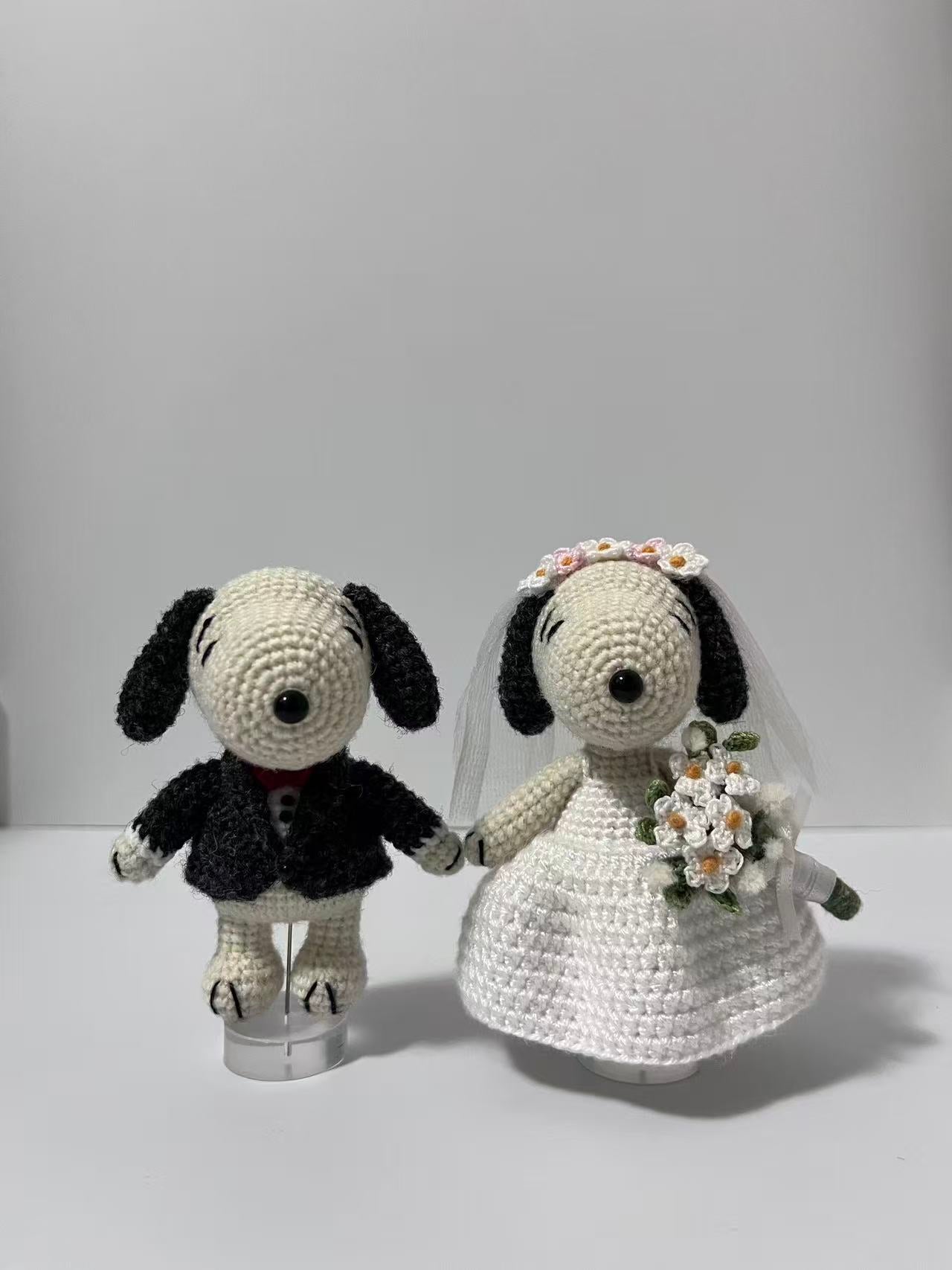 Handmade Crochet Small Groom and Bride Snoopy Set